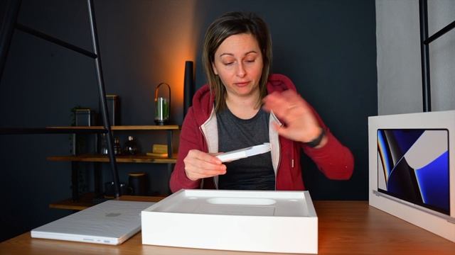 MacBook Pro 14" unboxing Greek смотреть онлайн
