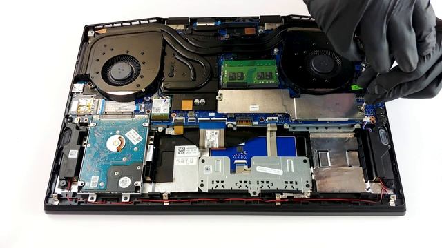 HP Omen 17 2019 (Intel Core i7-9750H + GeForce RTX 2070) - disassembly and upgrade options смотреть онлайн