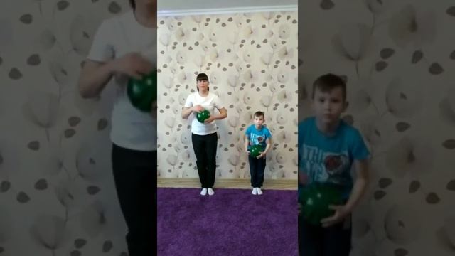 Физкультура дома. Упражнения с мячом. смотреть онлайн