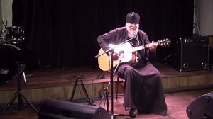"Возвращались русскими", поёт иерей Андрей Гуров