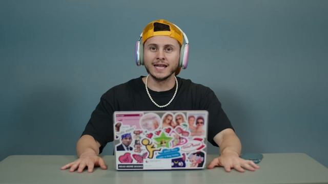 FRIENDS REACT TO MY MUSIC VIDEO!! (ft kian, franny, david, & more!) смотреть онлайн