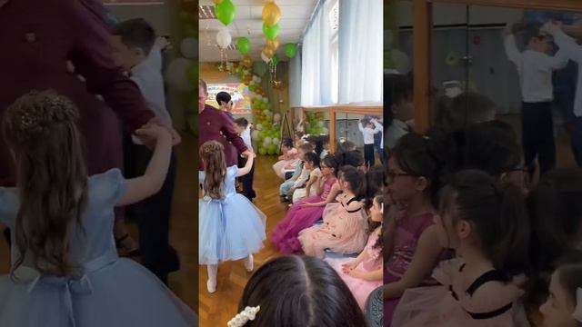 Выпускной Родион танец смотреть онлайн