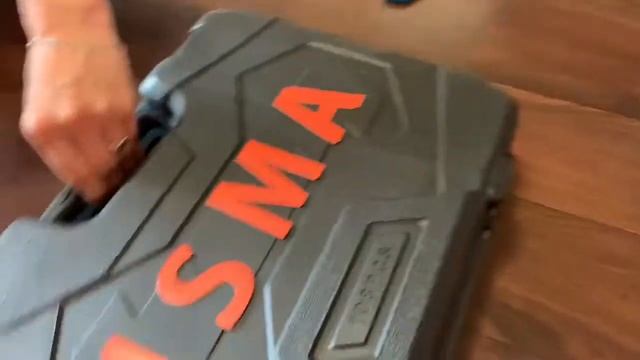 Распаковка — Универсальный набор инструментов ISMA 41082-5 смотреть онлайн