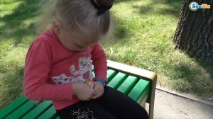 ✔ Девочка Ярослава – прогулка в Парке с Аттракционами. Видео для детей / Yaroslava walk in the park