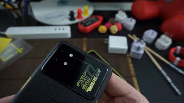 OnePlus 8T Cyberpunk 2077 Limited Edition | Unboxing & Hands-On [Deutsch] смотреть онлайн