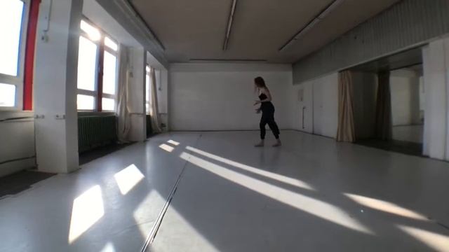 Improvisation Dance - Jojo von Salmuth смотреть онлайн