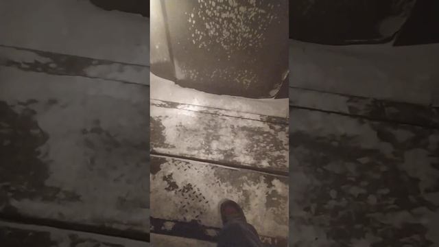 Косплей на "Метро". Лютый мороз, иней в тамбуре поезда смотреть онлайн