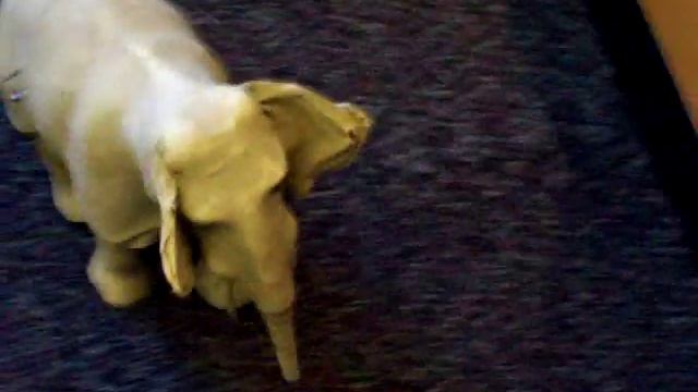 walking elephant at ilkley toy museum смотреть онлайн