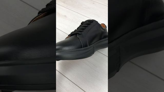 Кроссовки мужские Alexandr черные на толстой подошвеКроссовки мужские Alexandr черные на толстой под смотреть онлайн