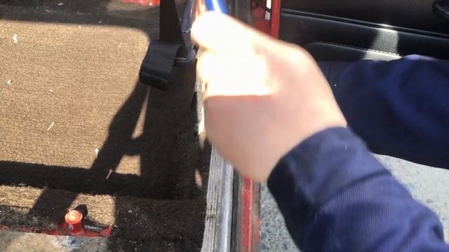 Как открутить ржавый шуруп / Лайфхак / Как выкрутить саморез, если он не выкручивается? смотреть онлайн