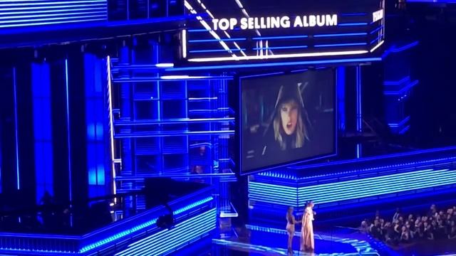 BBMA Top Selling Album ~ Taylor Swift “Reputation” смотреть онлайн