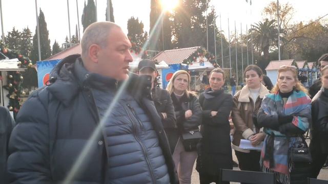 Кан Кварчия вышел к участникам акции многодетных и молодых семей смотреть онлайн