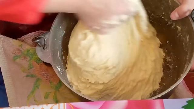 Как испечь хлеб дома ? очень просто берем муку и воду. смотреть онлайн