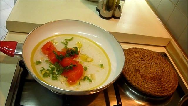 Судак в соусе Итальянский рецепт - Branzino all'acqua pazza смотреть онлайн