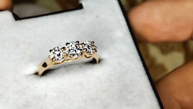 Кольцо желтое золото 585 проба муассаниты 0,86 кт арт 794 смотреть онлайн