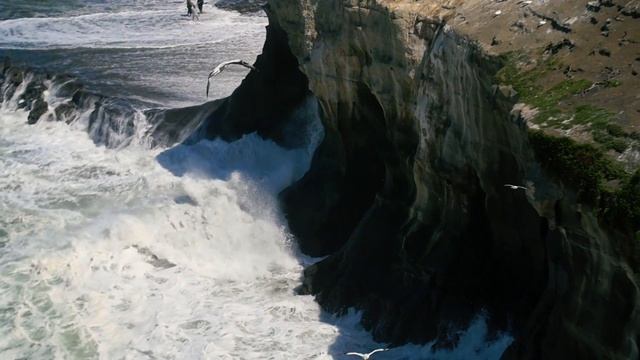 Сила и красота океана. Потрясающее видео. Прекрасная музыка смотреть онлайн