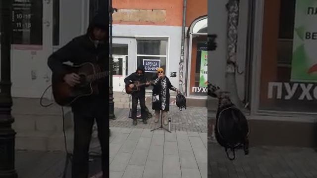 Случайное исполнение песни моего детства с музыкантом на Арбате г. Иркутск. 23.03.23. смотреть онлайн