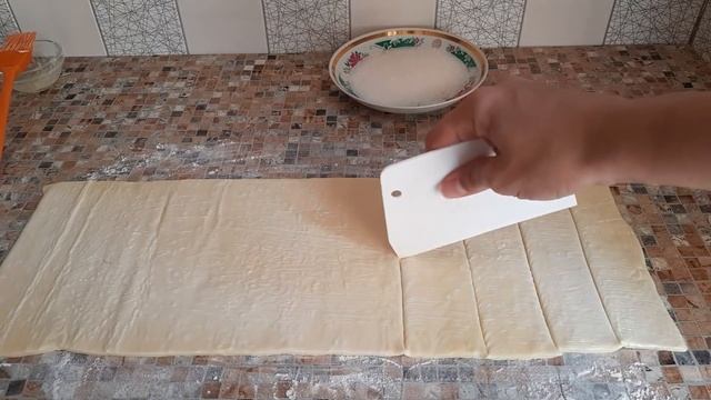 ЧТО ПРИГОТОВИТЬ ИЗ СЛОЕНОГО ТЕСТА??? САМЫЙ ПРОСТОЙ ДЕСЕРТ??? смотреть онлайн