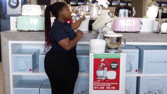 SMEG 50’S STYLE RETRO STAND MIXER AND ICE CREAM MAKER COMBO смотреть онлайн