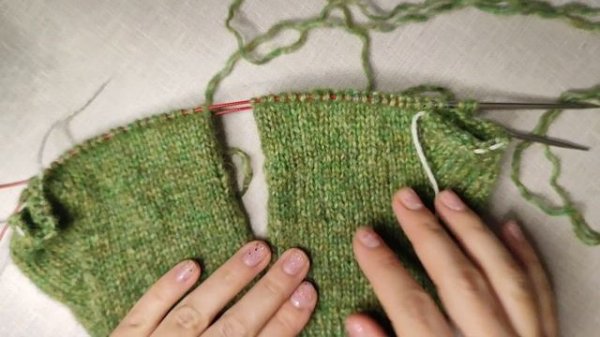 Варежки из пряжи Drops Air (Дропс Эйр)