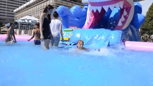 Надувной аквапарк - передвижной аттракцион смотреть онлайн