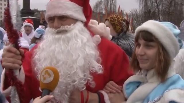 Грандиозным парадом открылись новогодние ёлки в Старом Осколе смотреть онлайн