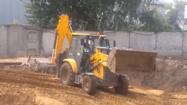 Экскаватор погрузчик Tarsus 883