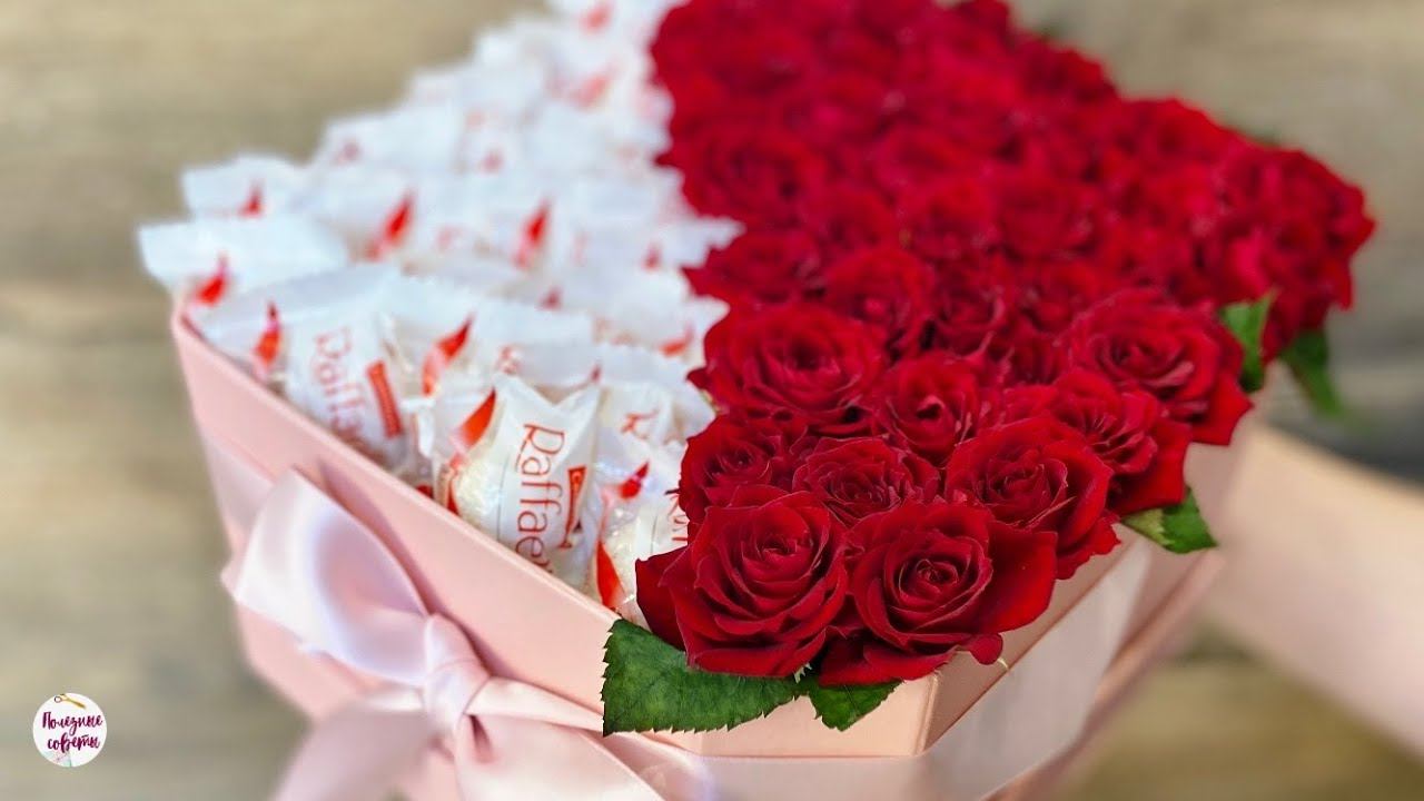 Как собрать БУКЕТ из РОЗ и Raffaello Букет из живых цветов в шляпной коробке смотреть онлайн