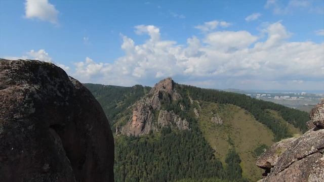 Красноярские Столбы и Торгашинский хребет с дрона 4K смотреть онлайн