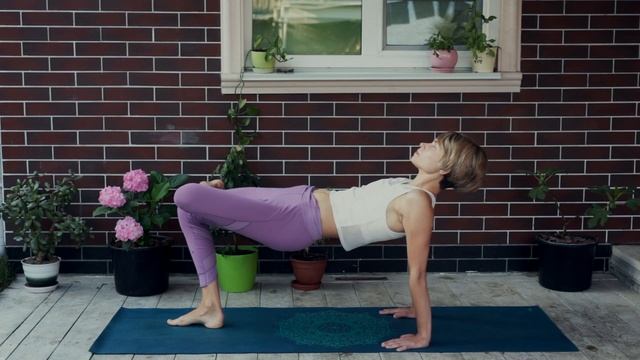 Динамичная практика. Дандасана смотреть онлайн