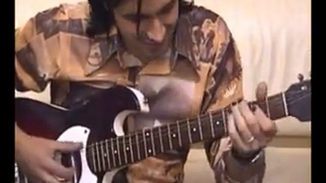 Nuno Bettencourt - Young Guitar 2002 смотреть онлайн