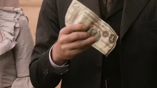 прикол этаже настоящий доллар  В жизни не видел доллара! Ни у кого нет доллара Покажите доллар!