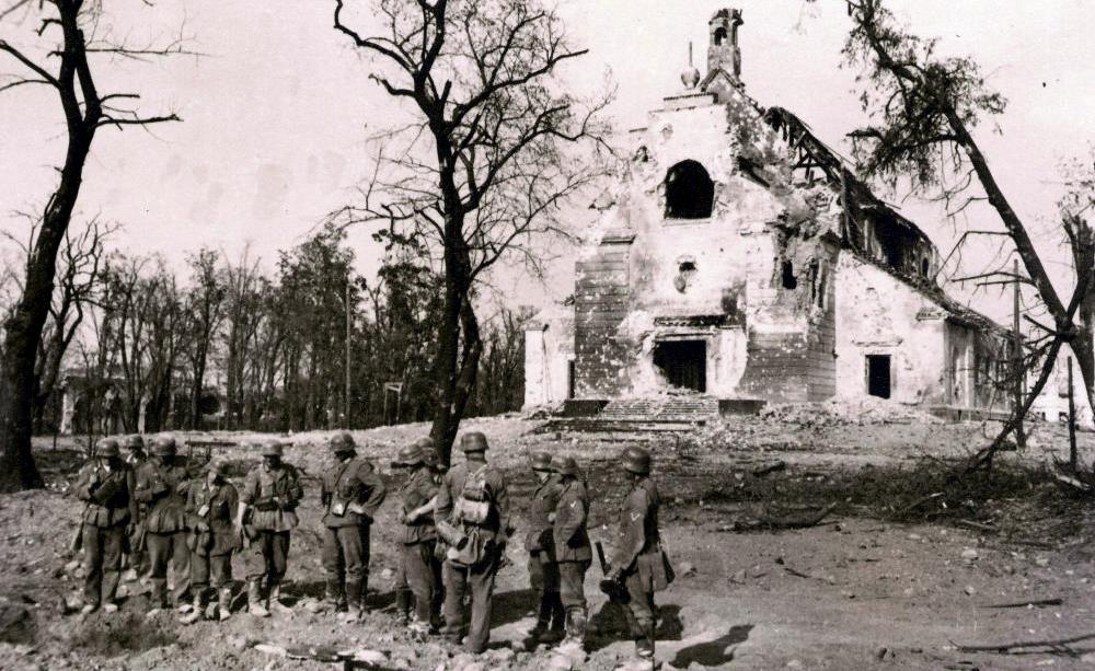 Брестская крепость, мифы и заблуждения - 7.Огнемёты, церковь, танки и лошади. смотреть онлайн