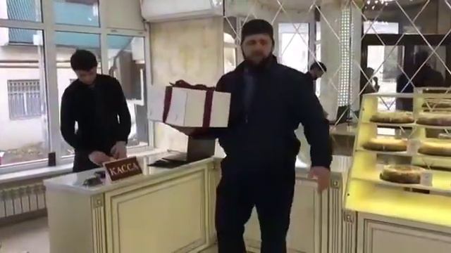 Относитесь к женшинам хорошо😄🙃 смотреть онлайн