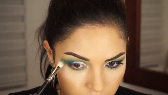 MAQUILLAJE AZUL Y VERDE GLAM / SEMI  CUT CREASE (MAC ROCKI`N REBEL)