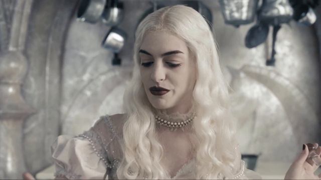 Alice in Wonderland (2010) | The White Queen HD смотреть онлайн
