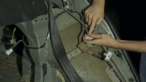 Электрозамок и кнопка открытия багажника на Mitsubishi Лансер 10