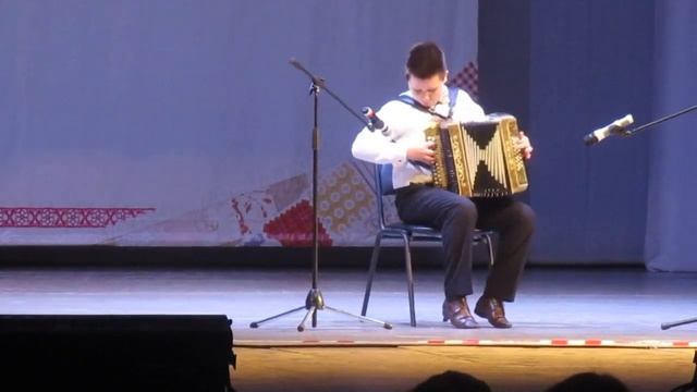 Захар Небогатиков, с. Бобино (Кировская область), "Яблочко" (Дербенко) смотреть онлайн