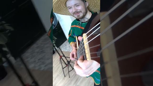 Дуэт ГитарХит-серенады мариачи! Неожиданный сюрприз?❤️ Романтичное признание в любви! смотреть онлайн