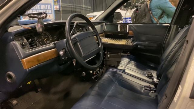 1990s Mecklenburg County Police Ford Crown Victoria (Pre-CMPD) смотреть онлайн