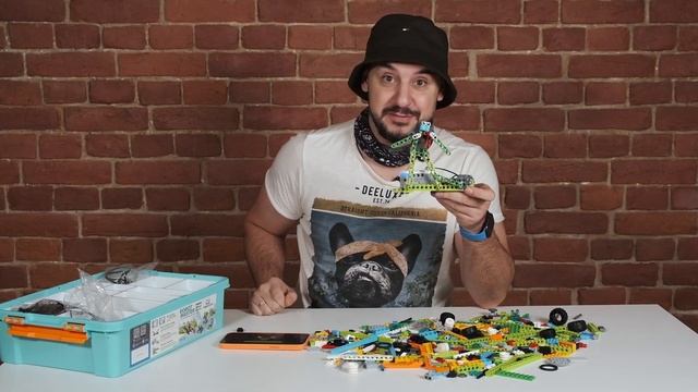 ПАПА РОБ - РОБОТ МАСТЕР! РАСПАКОВКА КОНСТРУКТОРА MAKERZOID ROBOT MASTER! УСТРОЙ БИТВУ ИЗ 200 РОБОТО смотреть онлайн