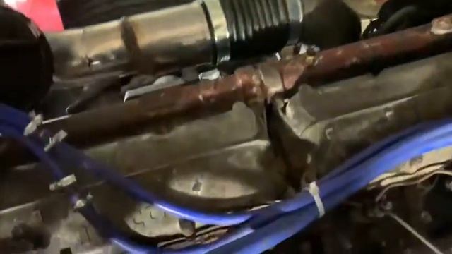 ХОВО синотрак с двигателем Ивеко Магирус 8210.42L 420л.с смотреть онлайн