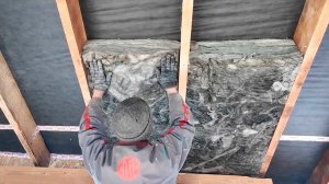 УТЕПЛЯЕМ КРОВЛЮ 300 ММ, МОНТИРУЕМ ПАРОИЗОЛЯЦИЮ И ПОДДЕРЖИВАЮЩУЮ ОБРЕШЕТКУ