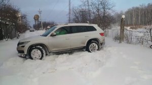 Skoda Kodiaq гребёт по сугробам 4x4 Снега по самый Haldex :)