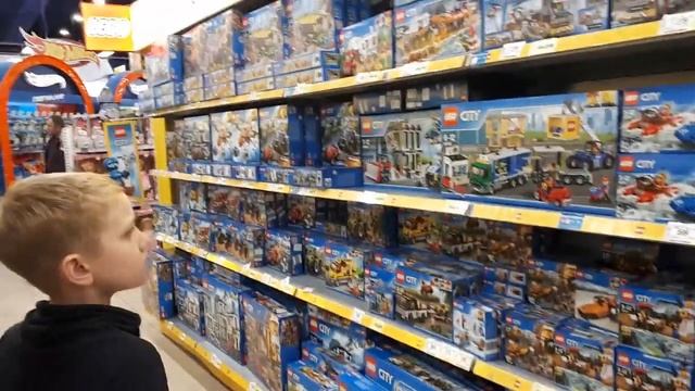 ДЕТСКИЙ МАГАЗИН, обзор. Выбираю себе новый лего набор. Обзор наборов Lego в магазине. смотреть онлайн