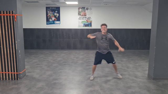 CAFE CON LECHE - Pitbull (Zumba) смотреть онлайн