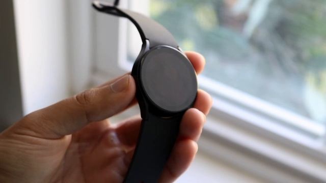 Samsung Galaxy Watch 5 Vs Samsung Galaxy Watch 4! (Comparison) (Review) смотреть онлайн