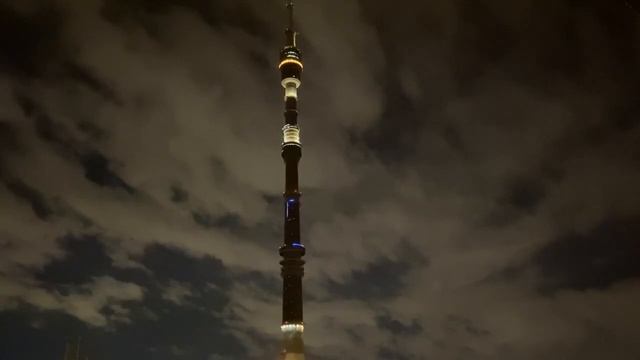 На Останкинской башне в Москве на час отключили подсветку в память о погибших при взрыве в Бейруте. смотреть онлайн