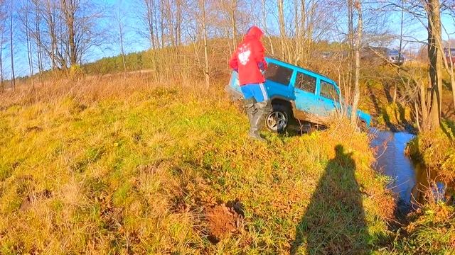 Новый Toyota Land Cruiser 300 против Jeep Grand Cherokee WK2 на бездорожье. #нетормози #tlc300 #wk2 смотреть онлайн