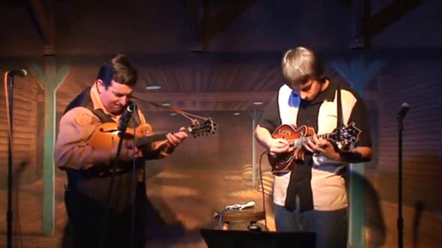 Vivaldi Mandolin Concerto - Evan Marshall and Scott Gates. смотреть онлайн